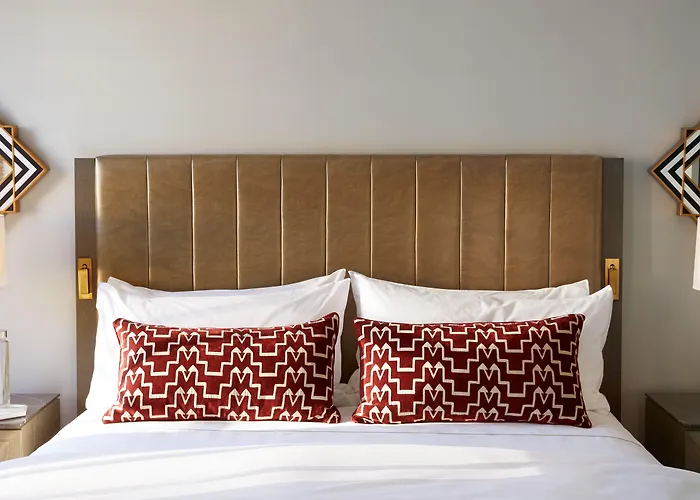 Top Hotels Near Del Sol Medical Center